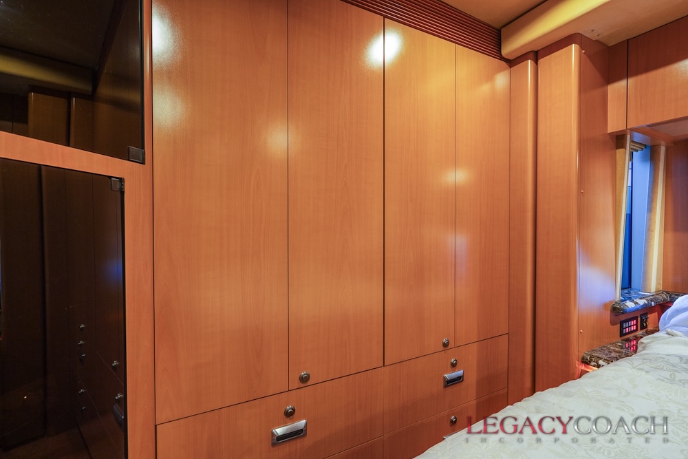 2006 Prevost Marathon H3-45 For Sale