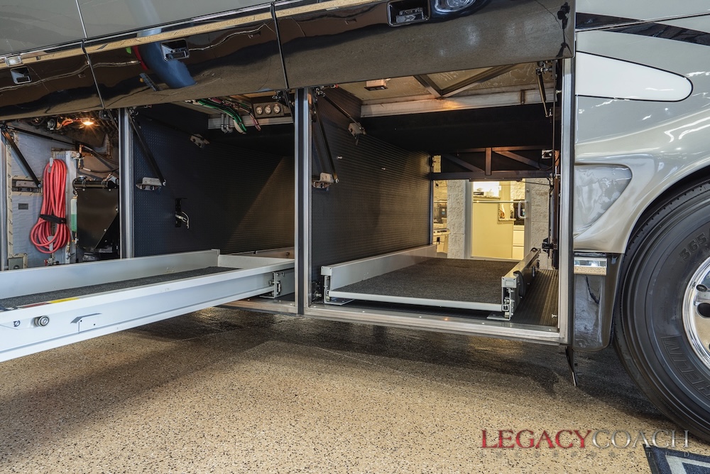 2006 Prevost Marathon H3-45 For Sale