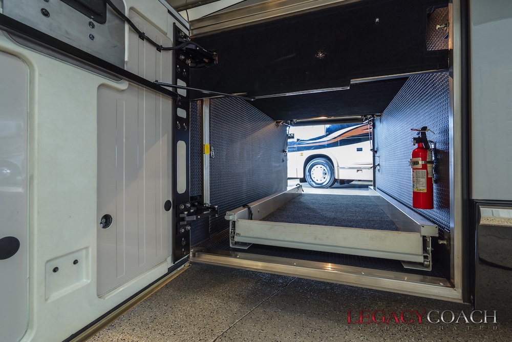 2006 Prevost Marathon H3-45 For Sale