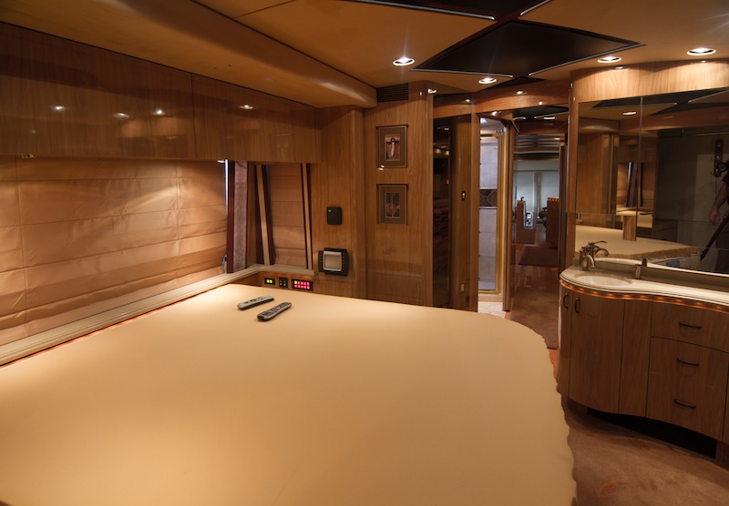 2006 Prevost Marathon H3-45 For Sale
