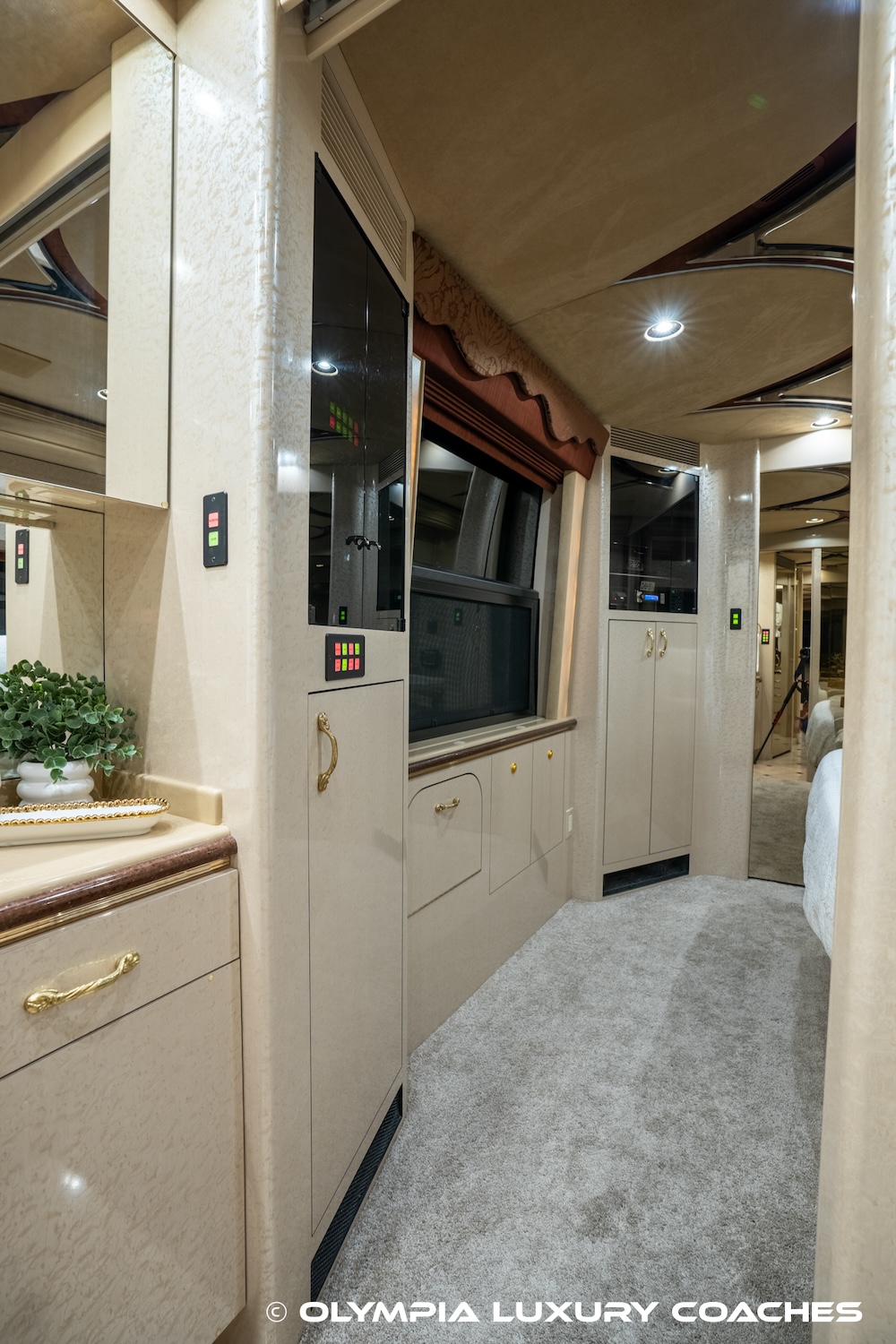 2006 Prevost  Marathon H3-45 For Sale