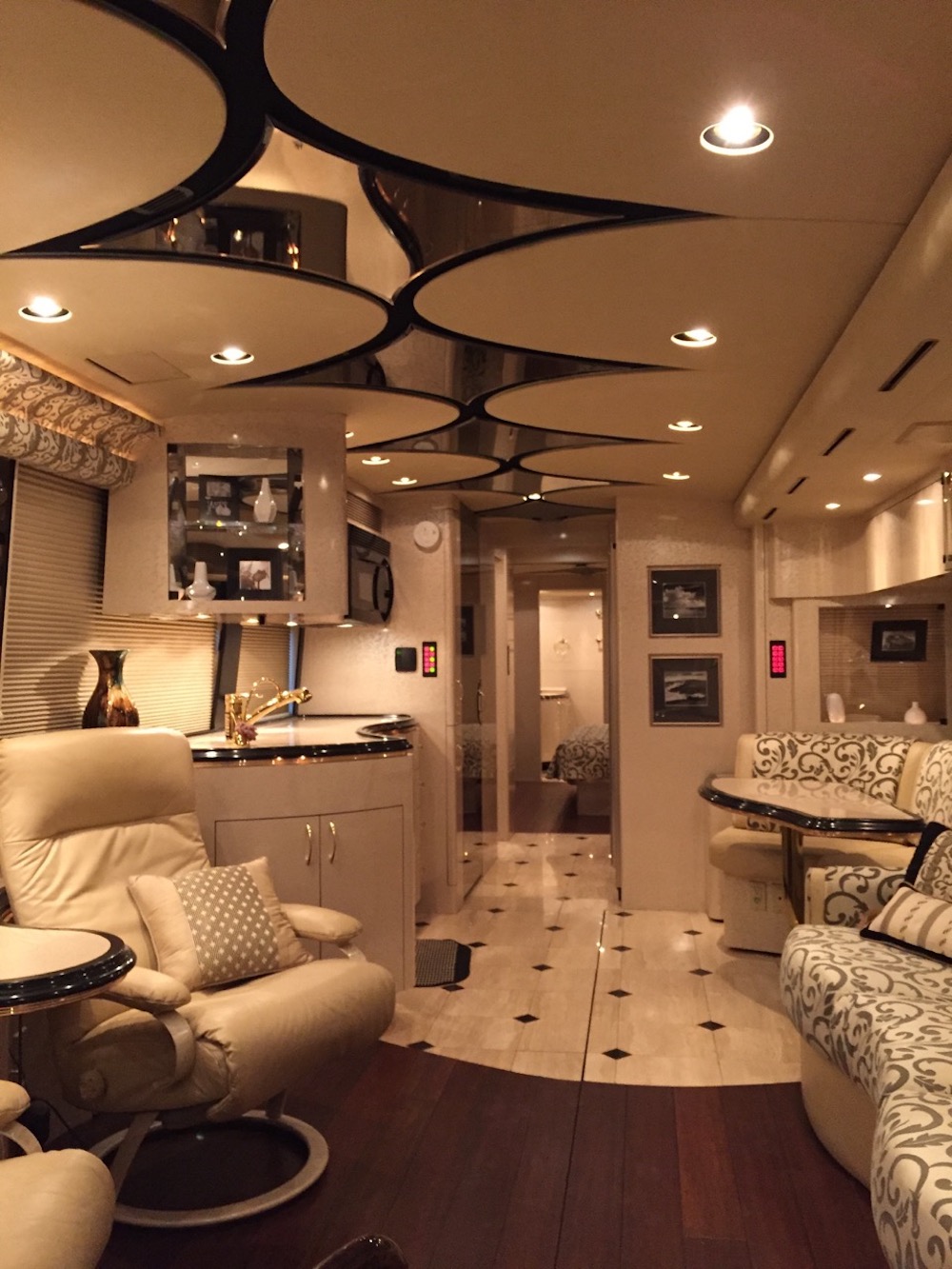 2006 Prevost Marathon H3-45 For Sale