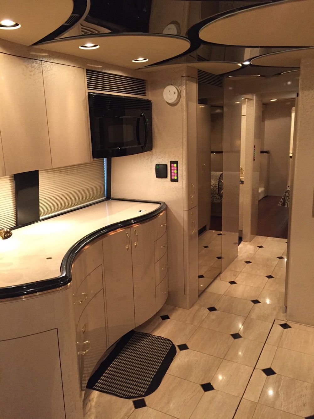 2006 Prevost Marathon H3-45 For Sale