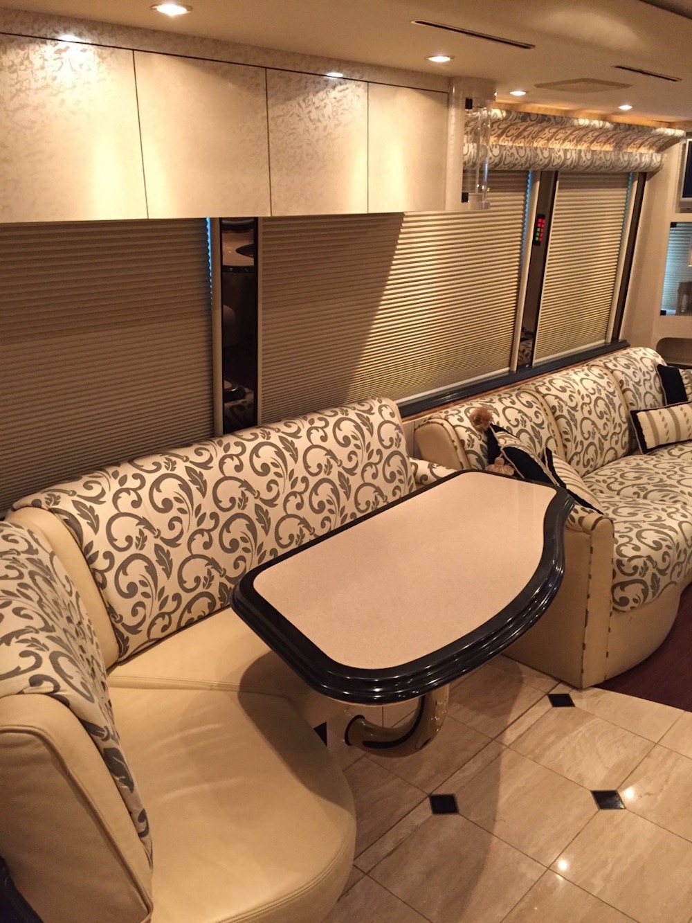 2006 Prevost Marathon H3-45 For Sale