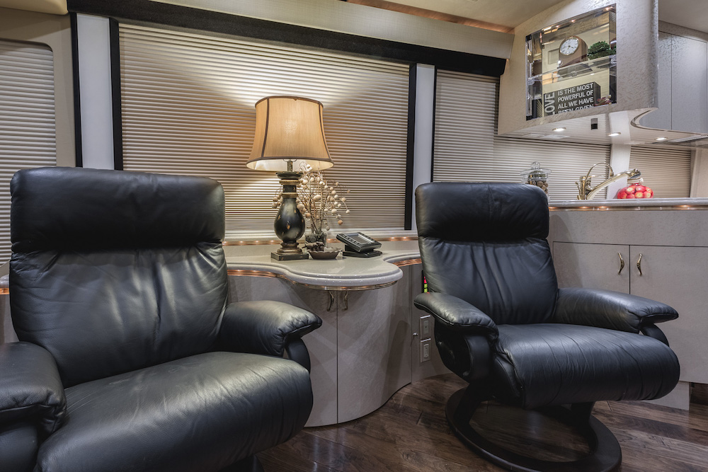 2006 Prevost Marathon H3-45 For Sale