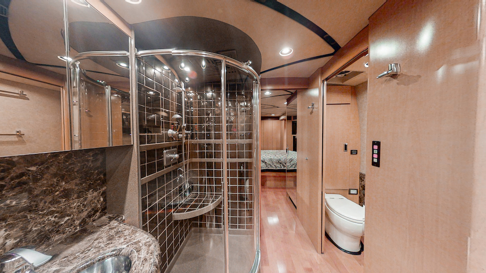 2006 Prevost Marathon H3-45 For Sale