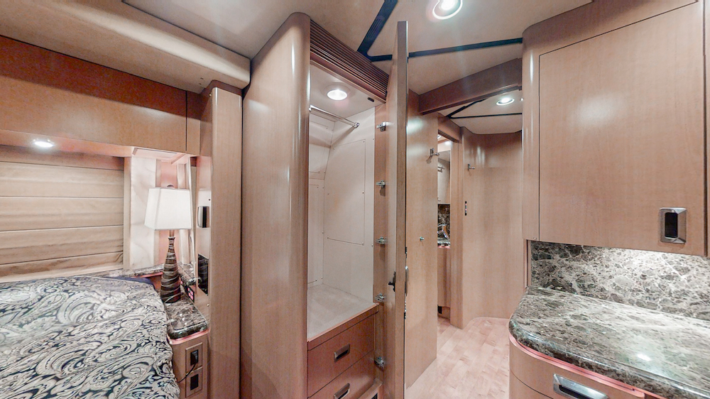 2006 Prevost Marathon H3-45 For Sale