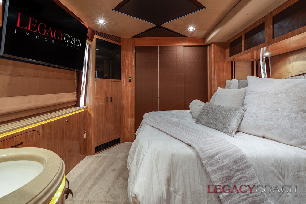 2006 Prevost Marathon H3-45 For Sale