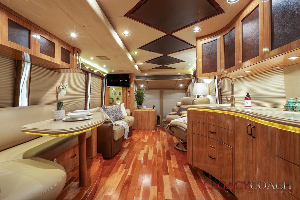 2006 Prevost Marathon H3-45 For Sale