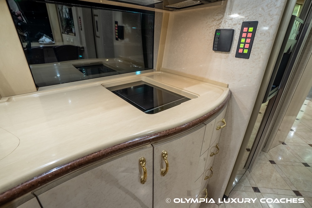 2006 Prevost Marathon H3-45 For Sale