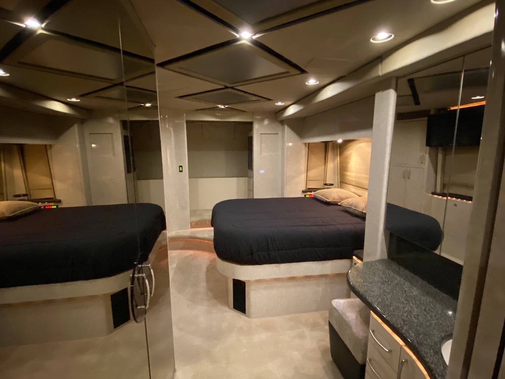 2006 Prevost Marathon XLII For Sale