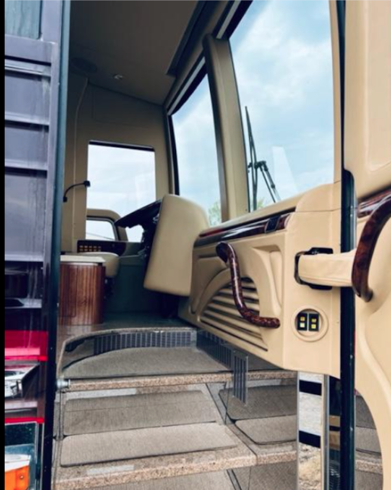 2006 Prevost Marathon XLII For Sale