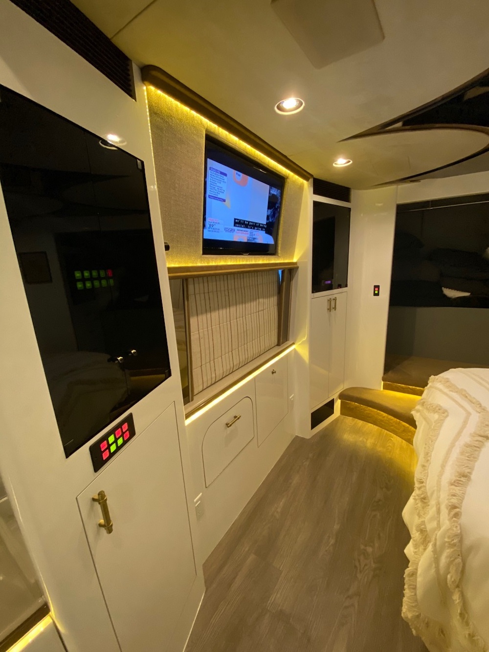 2006 Prevost Marathon XLII For Sale