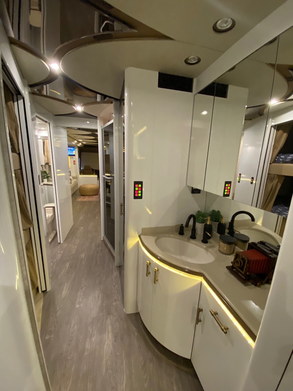 2006 Prevost Marathon XLII For Sale