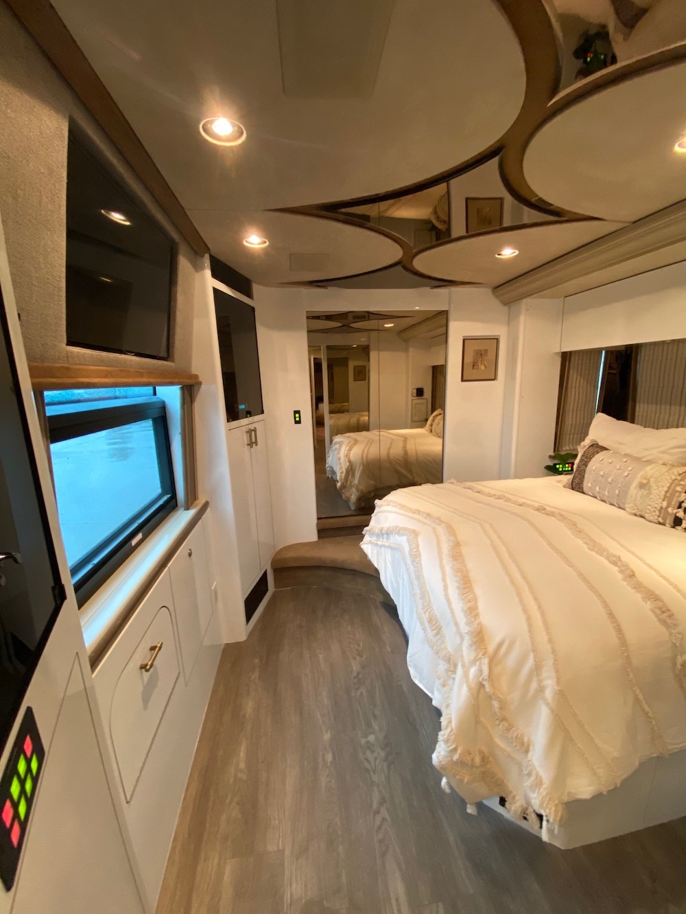 2006 Prevost Marathon XLII For Sale