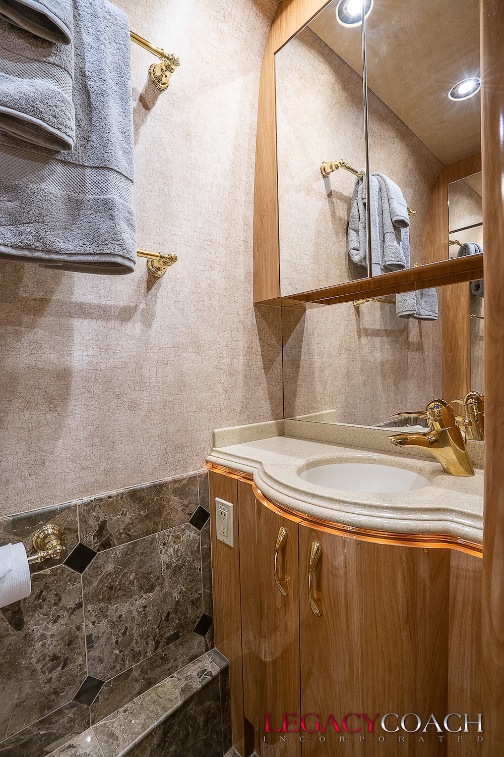 2006 Prevost Marathon XLII For Sale