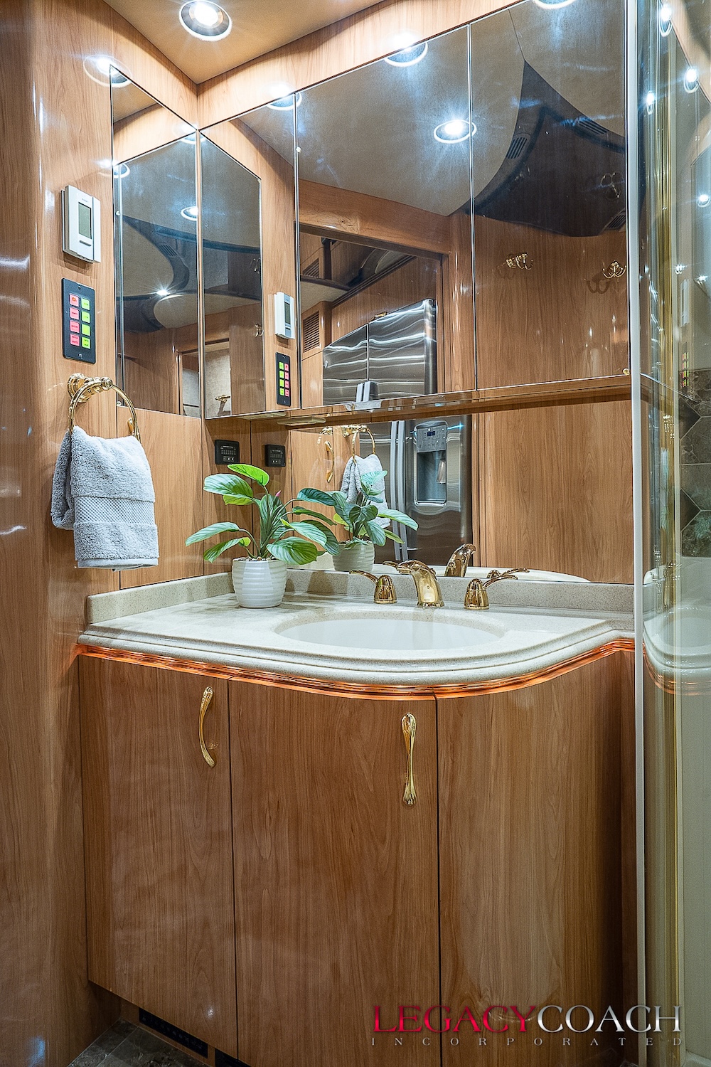2006 Prevost Marathon XLII For Sale