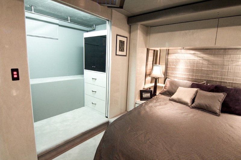 2006 Prevost Marathon XLII For Sale