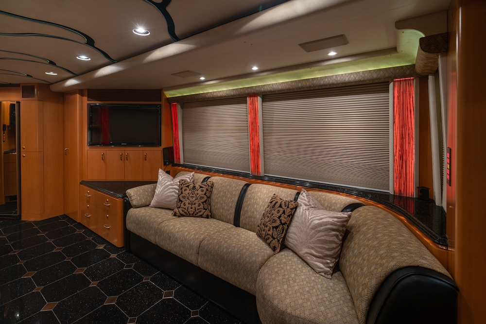 2006 Prevost Marathon XLII For Sale