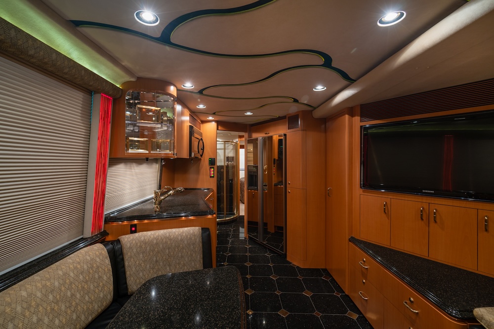 2006 Prevost Marathon XLII For Sale