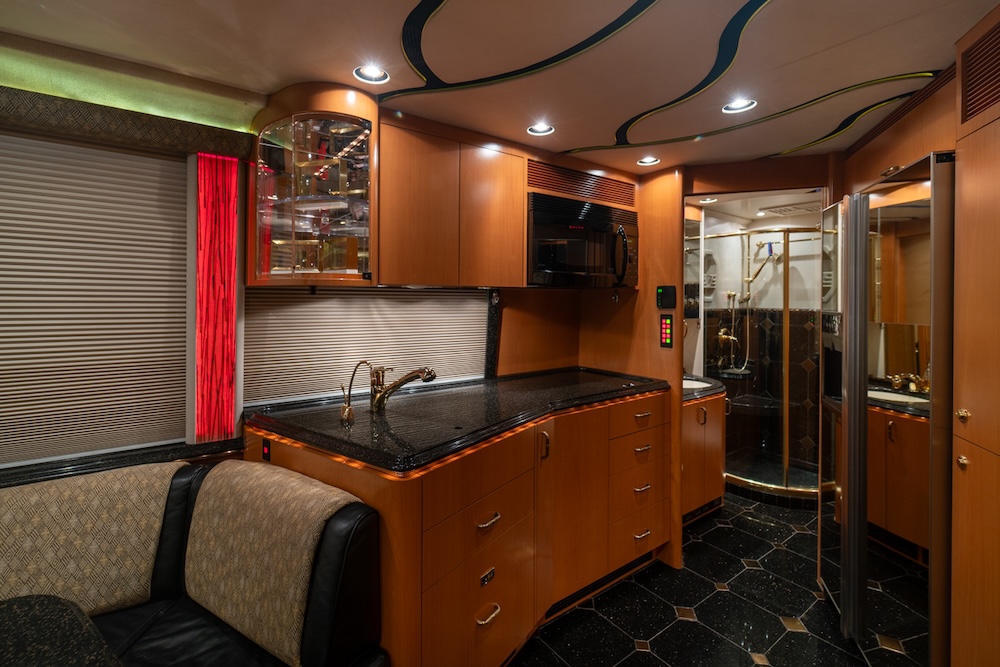 2006 Prevost Marathon XLII For Sale