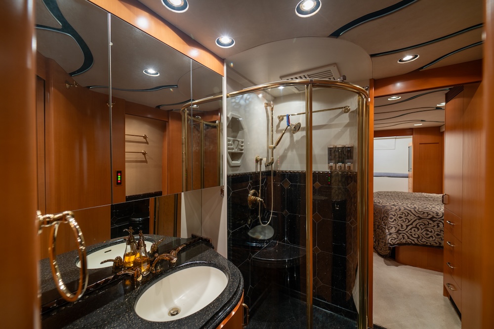 2006 Prevost Marathon XLII For Sale
