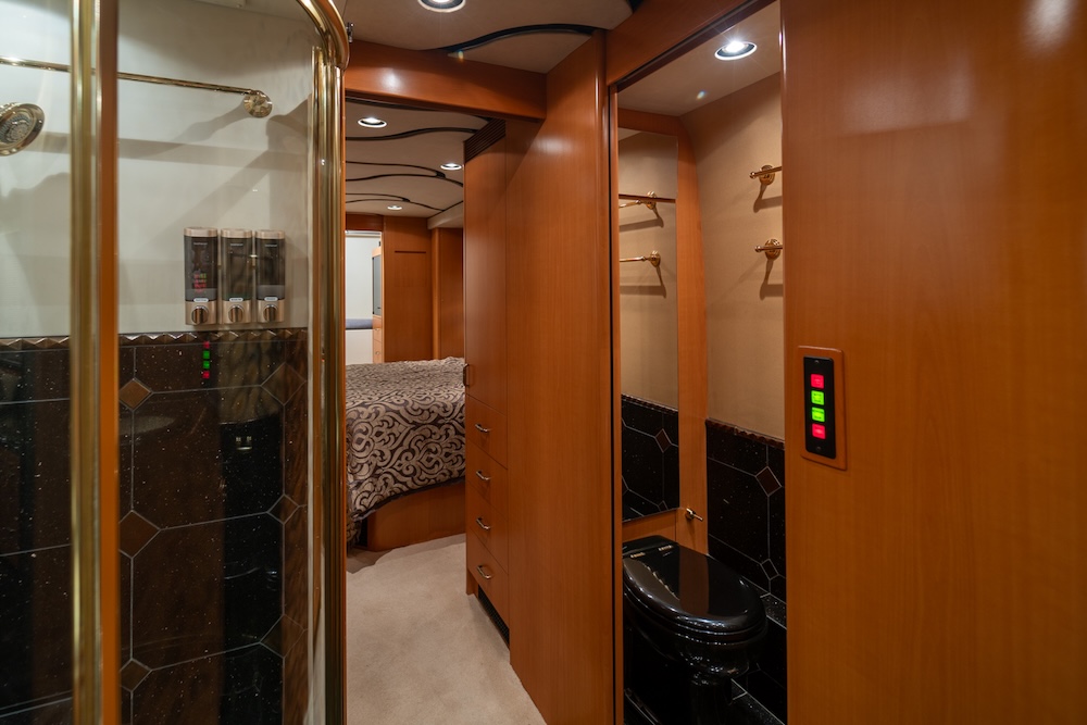 2006 Prevost Marathon XLII For Sale