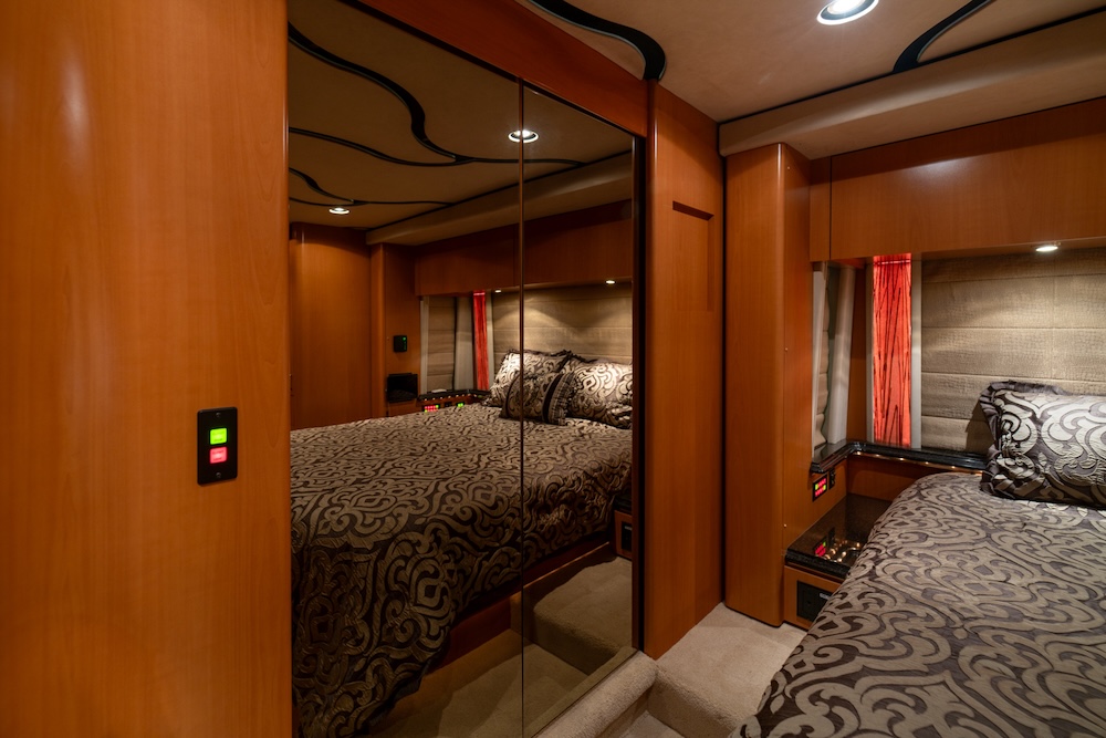 2006 Prevost Marathon XLII For Sale