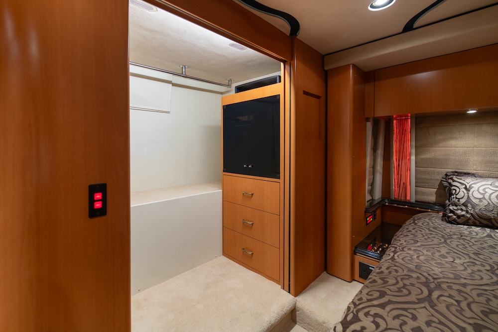 2006 Prevost Marathon XLII For Sale