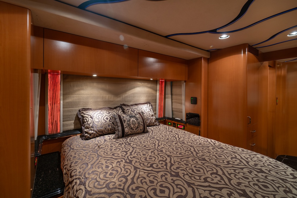 2006 Prevost Marathon XLII For Sale