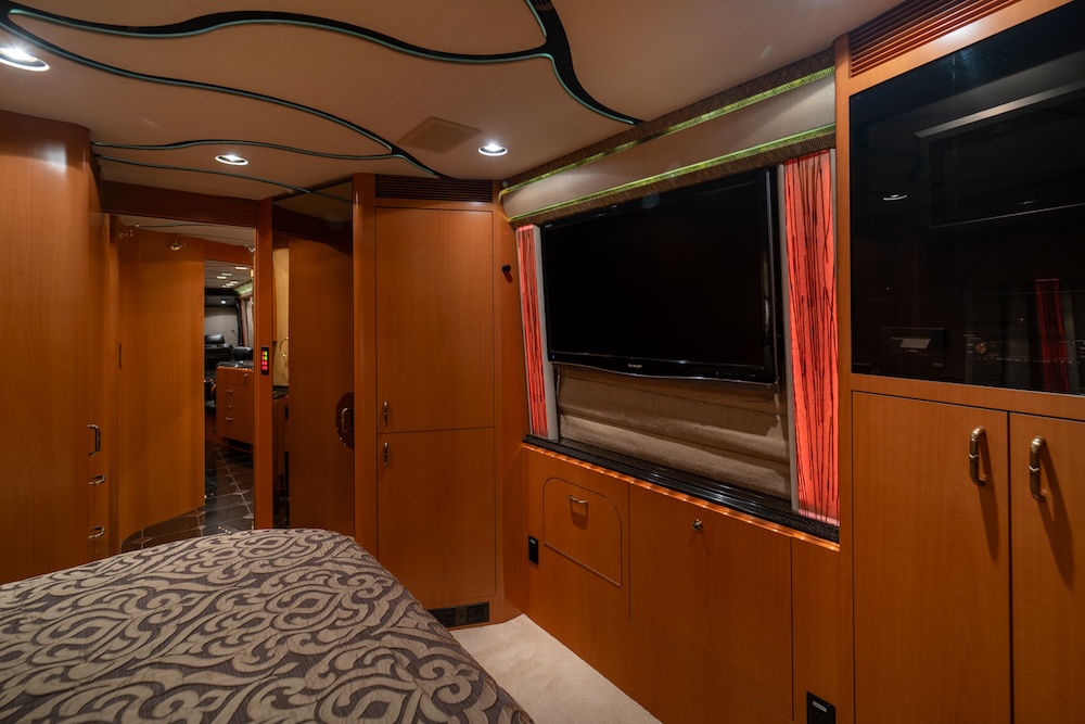 2006 Prevost Marathon XLII For Sale