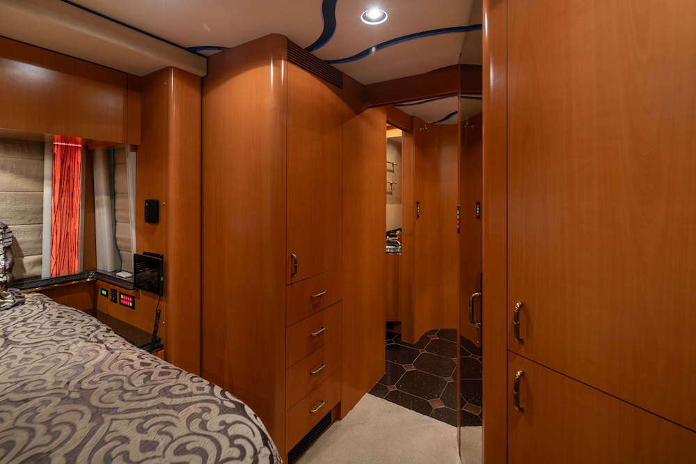 2006 Prevost Marathon XLII For Sale