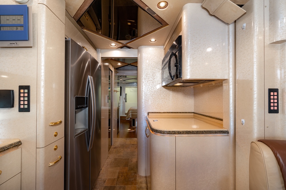 2006 Prevost Marathon XLII For Sale