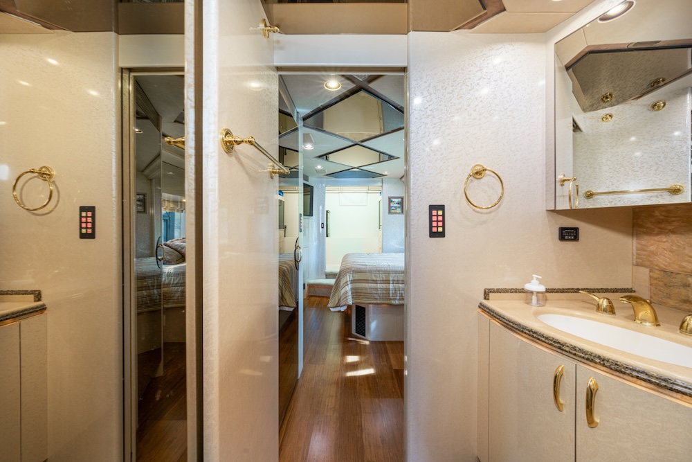 2006 Prevost Marathon XLII For Sale