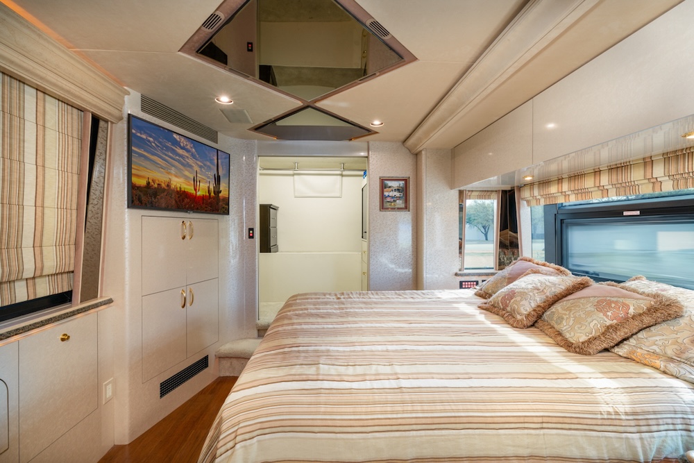 2006 Prevost Marathon XLII For Sale