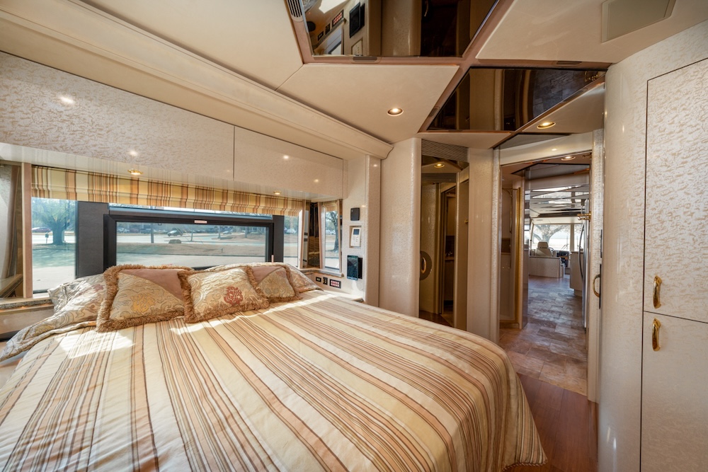 2006 Prevost Marathon XLII For Sale