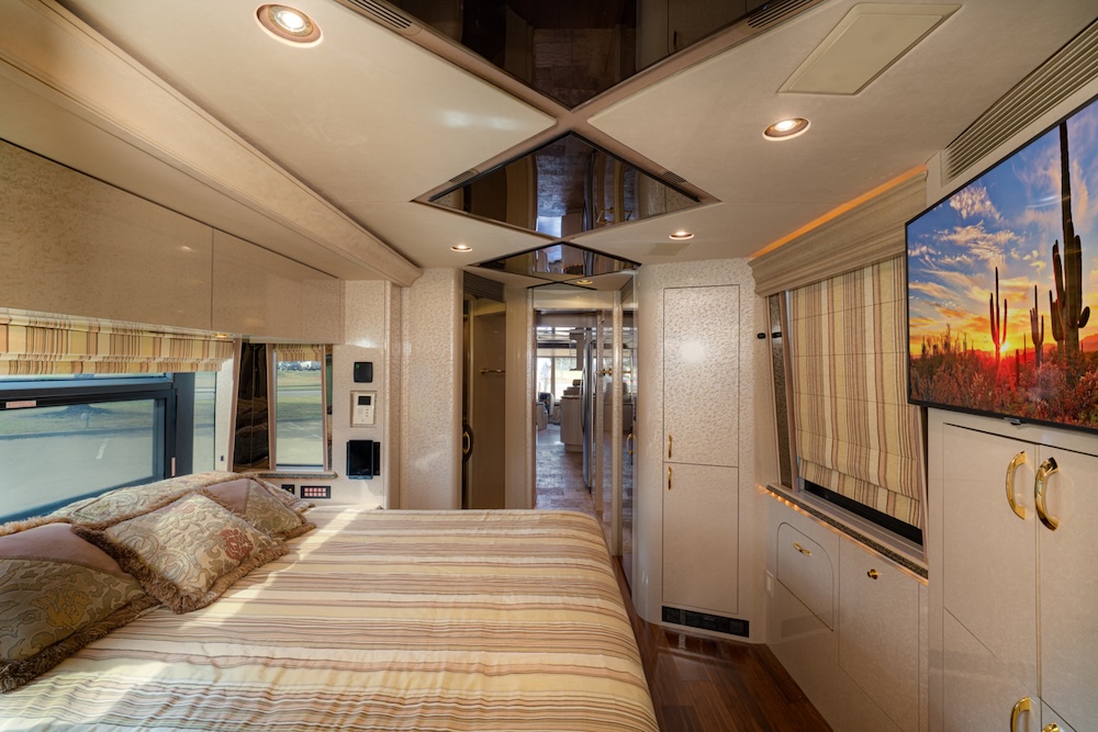 2006 Prevost Marathon XLII For Sale