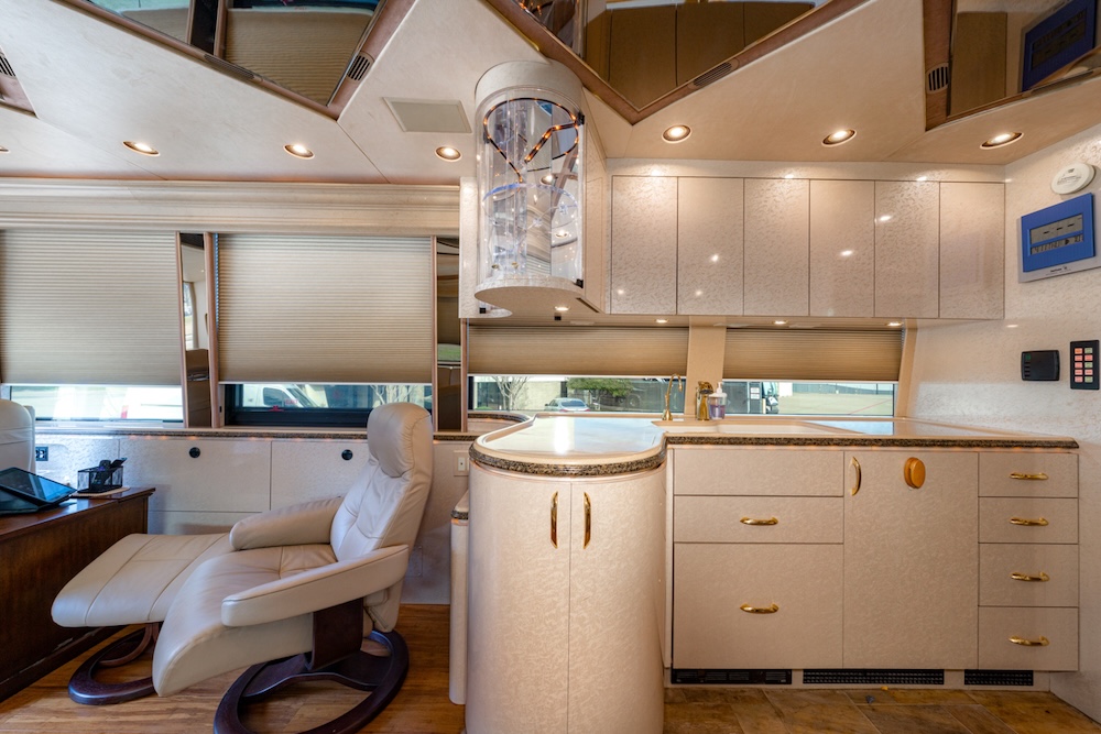 2006 Prevost Marathon XLII For Sale