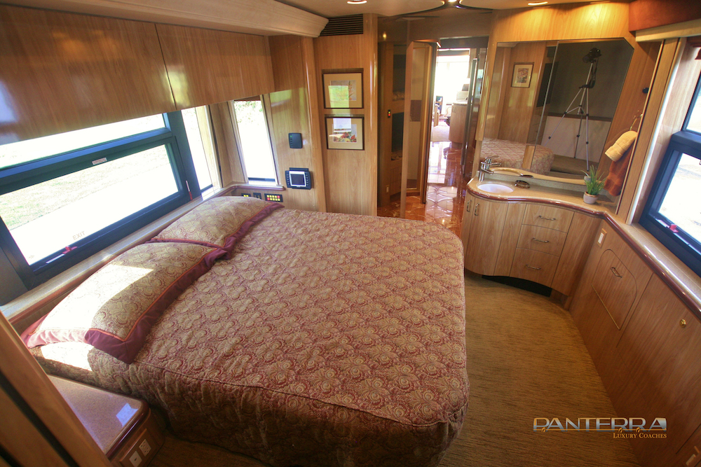 2006 Prevost Marathon XLII For Sale