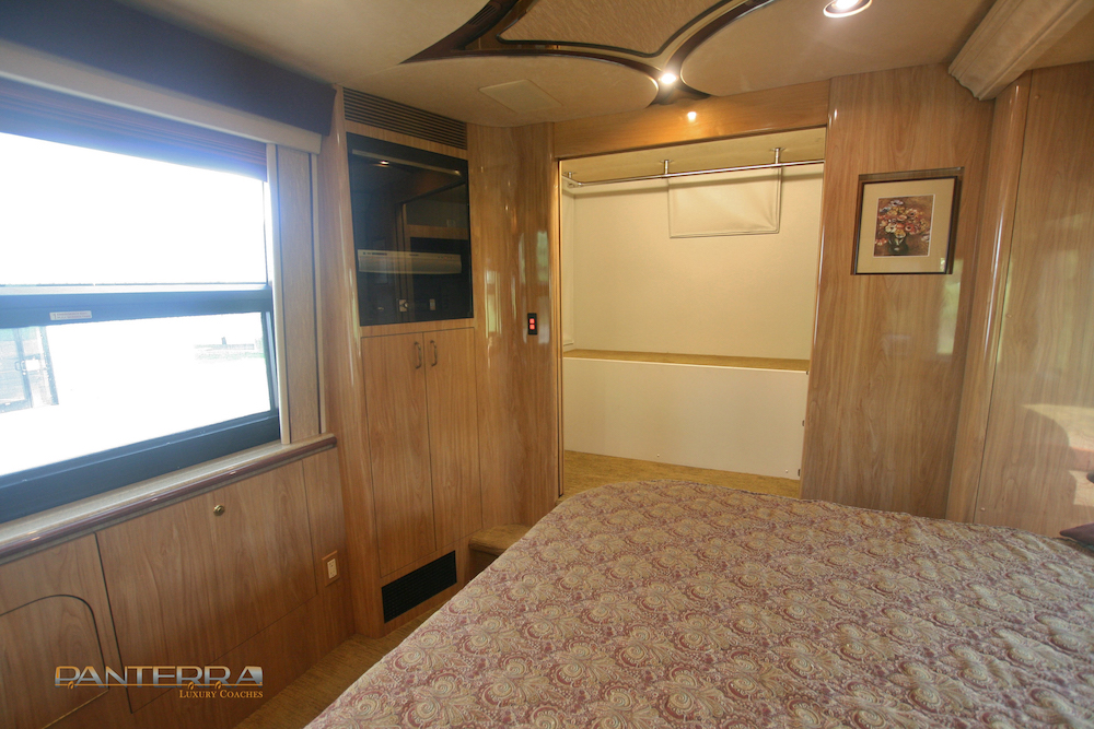 2006 Prevost Marathon XLII For Sale