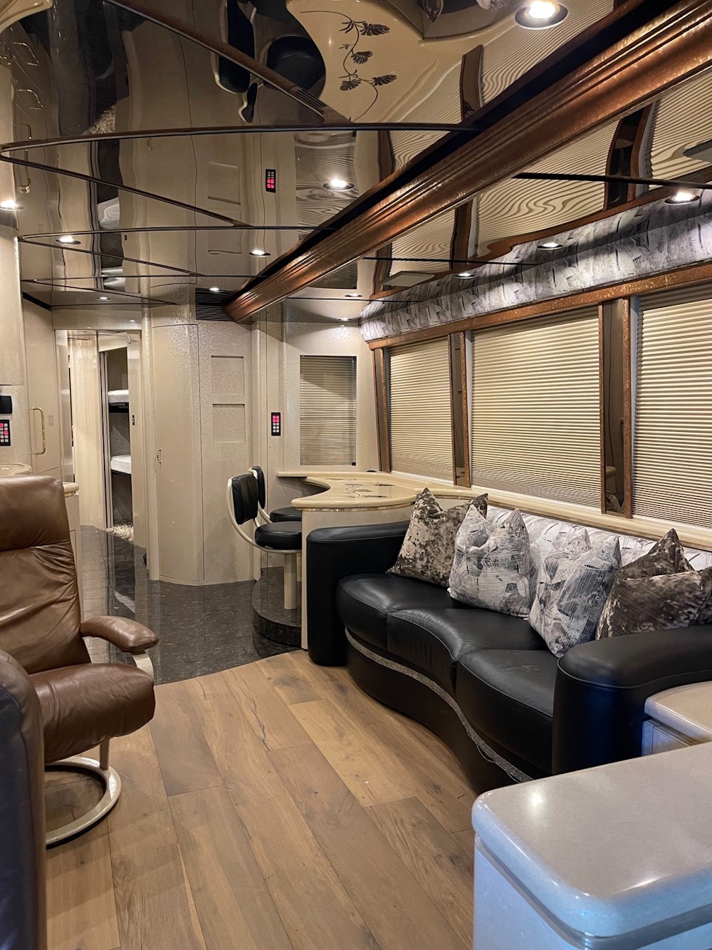 2006 Prevost Marathon XLII For Sale