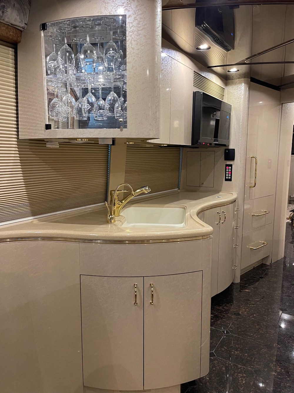 2006 Prevost Marathon XLII For Sale