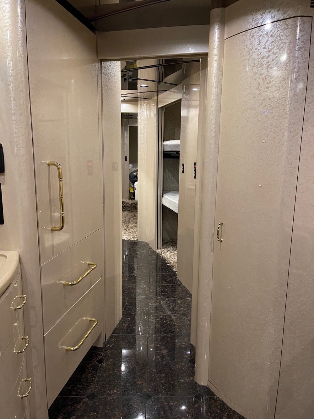 2006 Prevost Marathon XLII For Sale