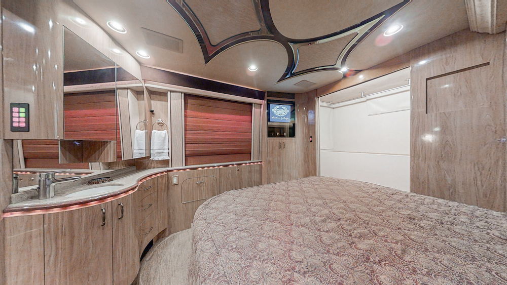 2006 Prevost Marathon XLII For Sale