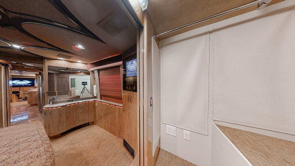 2006 Prevost Marathon XLII For Sale