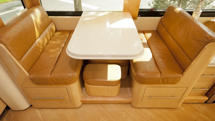 2006 Prevost Parliament H3-45 For Sale