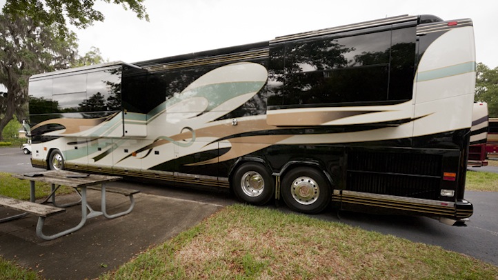 2006 Prevost Parliament H3-45 For Sale