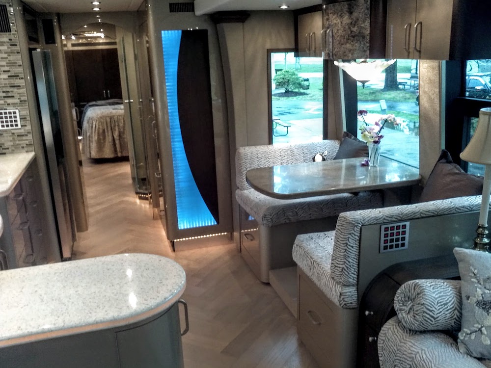 2006 Prevost Parliament H3-45 For Sale