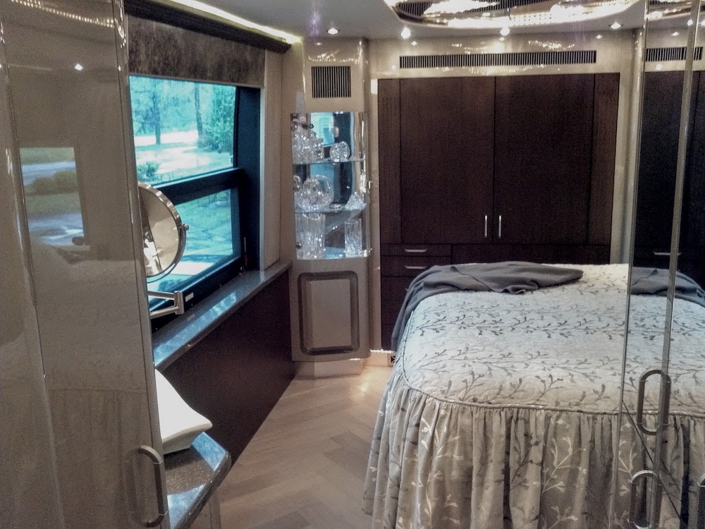 2006 Prevost Parliament H3-45 For Sale