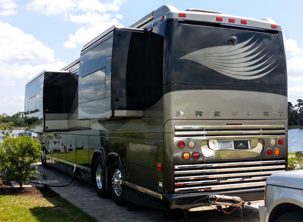 2006 Prevost Parliament H3-45 For Sale